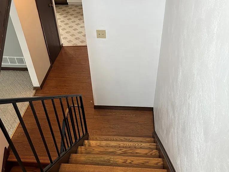3204 Camberly Dr — Photo 7