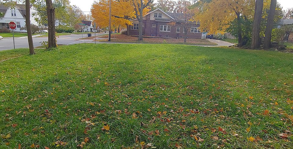 1st image of 502 W Winona Ave