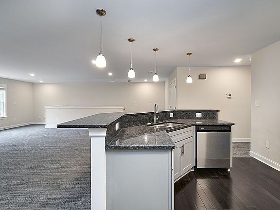 5th image of 115 W Bay Ave