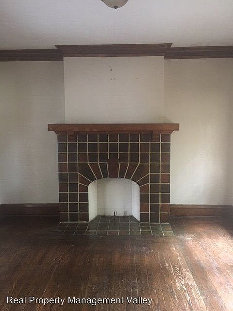 2nd image of 1422 Lewis St APT 2