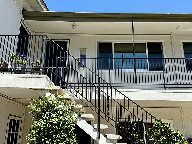 1808 Castillo St #D — Photo 15