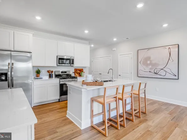 10333 Yosemite St, White Plains, MD 20695