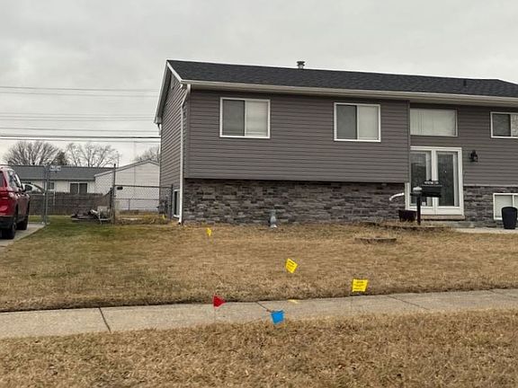 3rd image of 15730 Anthony St