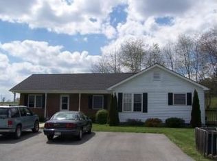 44 Bailey Rd, Lewisburg, WV 24901