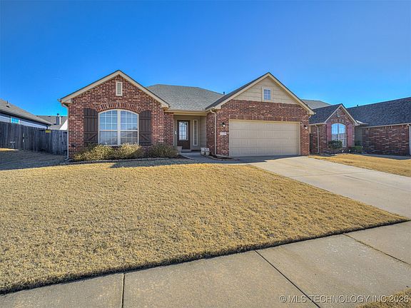 3rd image of 5129 S Skylane Dr W