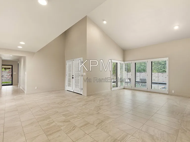 3342 Cove Cir — Photo 28