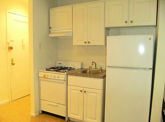 Rented by City Connections Realty | media 25