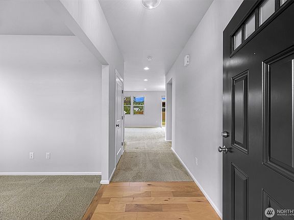 5th image of 337 Cambridge Loop