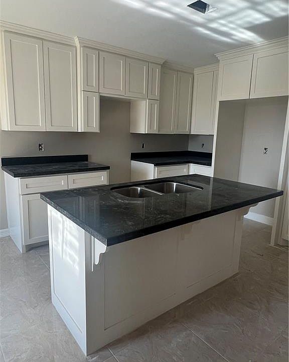 2nd image of 515 N Canal Ave