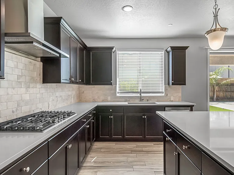 1683 N Ryan Ave — Photo 13