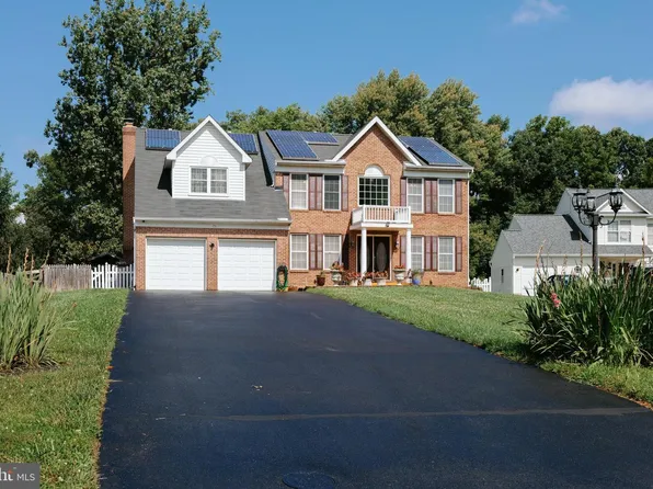 1058 Caren Dr, Sykesville, MD 21784