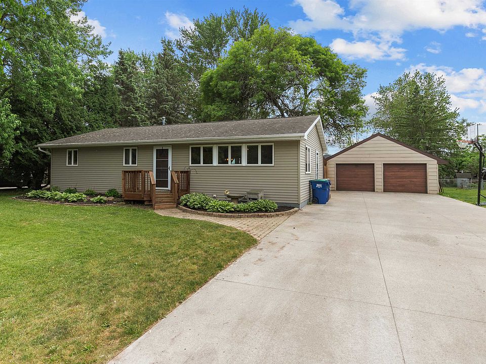 1st image of 1455 Deerwood Dr