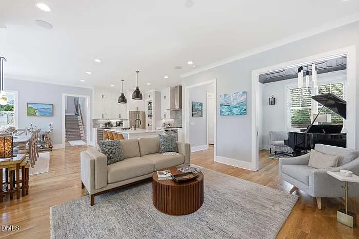 300 Plainview Ave — Photo 8