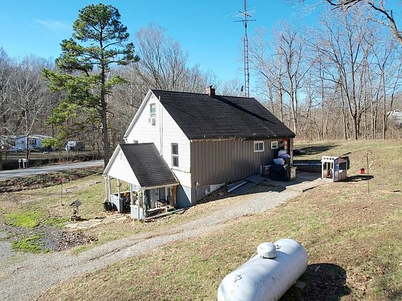 4th image of 342 Bassett Rd