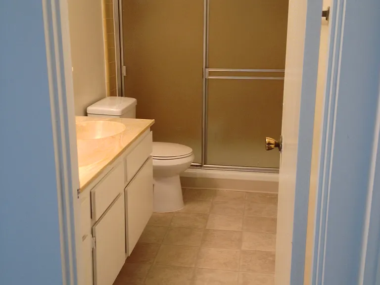 11425 Rochester Ave #21 — Photo 12