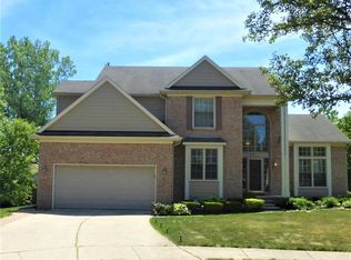 2711 Oak View Ct, Rochester Hills, MI 48307