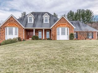 18415 Whites Point Dr, Abingdon, VA 24211