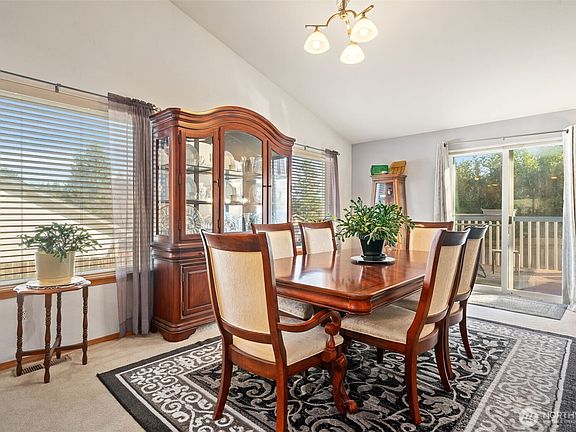 4th image of 120 Skylark Court
