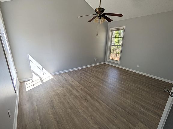 5th image of 5111 Buckline Ct NW