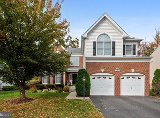 25968 Stinger Dr, Chantilly, VA 20152