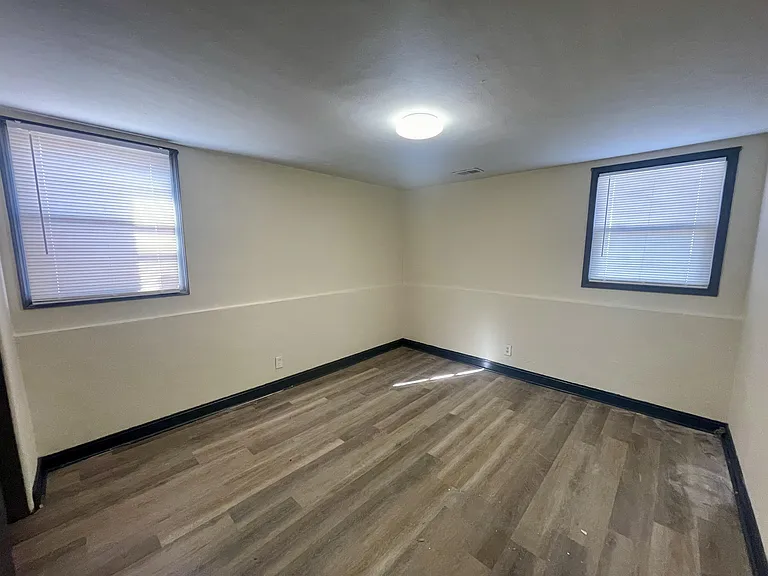 2419 Plymouth Ave N #2 — Photo 3