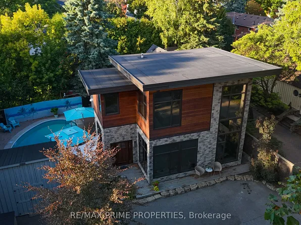 227 2nd St, Whitchurch Stouffville, ON L4A 1B9