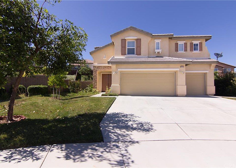 1st image of 35625 Belleville Ct