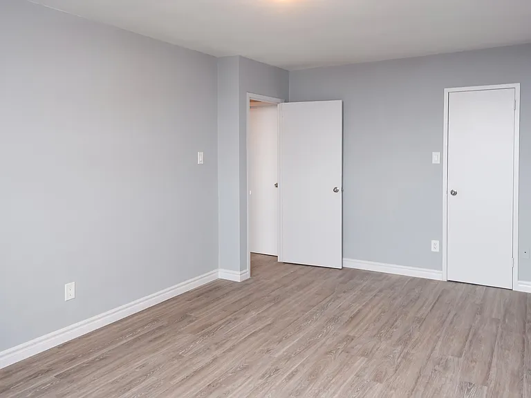2185 Lawrence Ave E — Photo 35