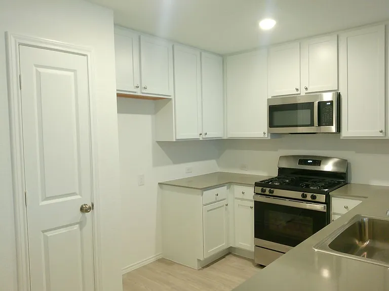 7705 Wonder Woman Dr — Photo 2