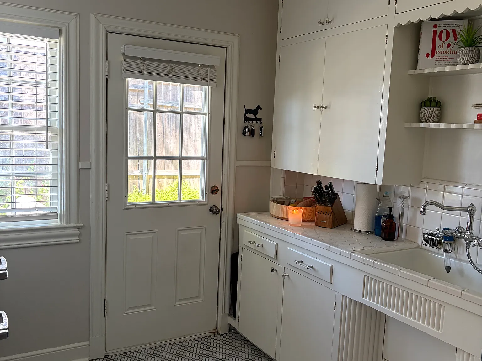 2 bed, 1.5 bath, 1200 sqft, $2,970 — Photo 4