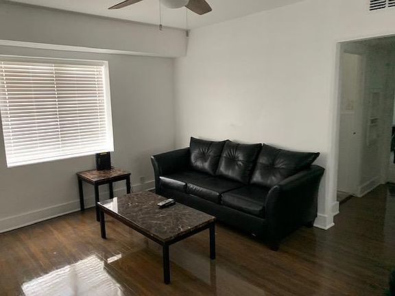 4th image of 3405 Ocean Dr #1