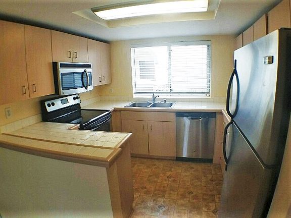 2nd image of 1260 Cleveland Ave #325