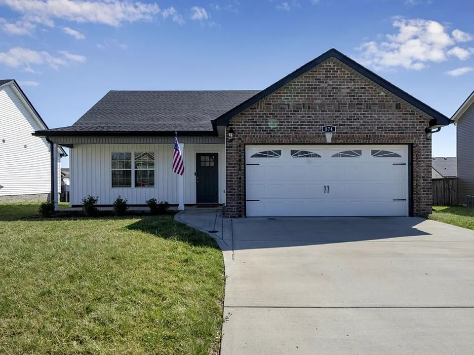 874 Lutz Ln