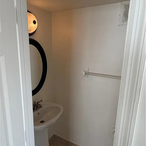 226 Osgood Ave — Photo 5