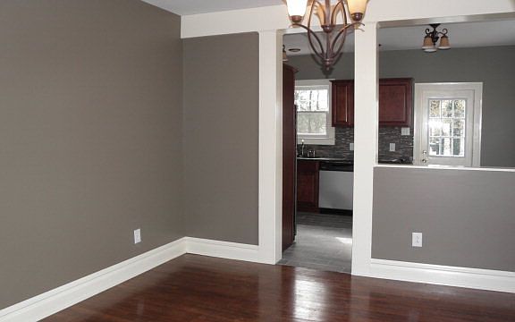 4th image of 912 Woodlawn Ave