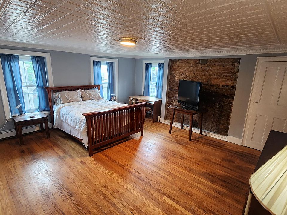 2nd image of 20 N Washington St #1