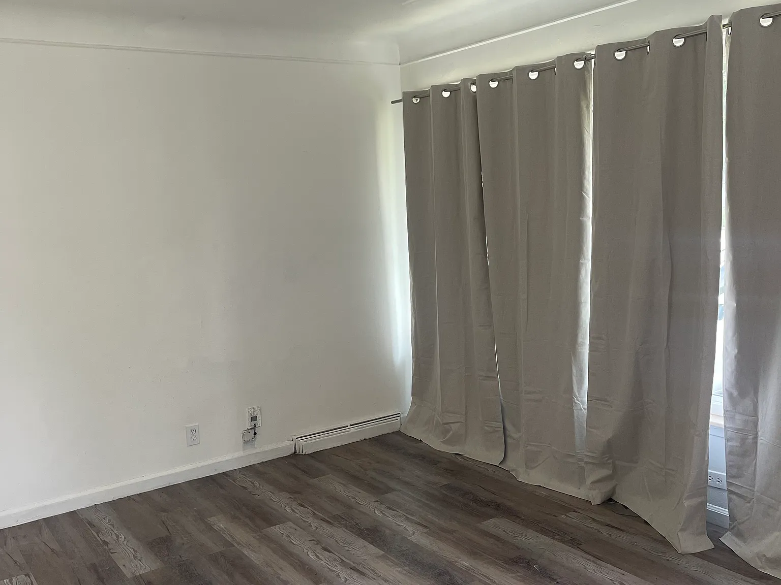 2 bed, 765 sqft, $1,400 — Photo 2