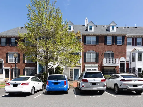 4 Butternut St, Jersey City, NJ 07305