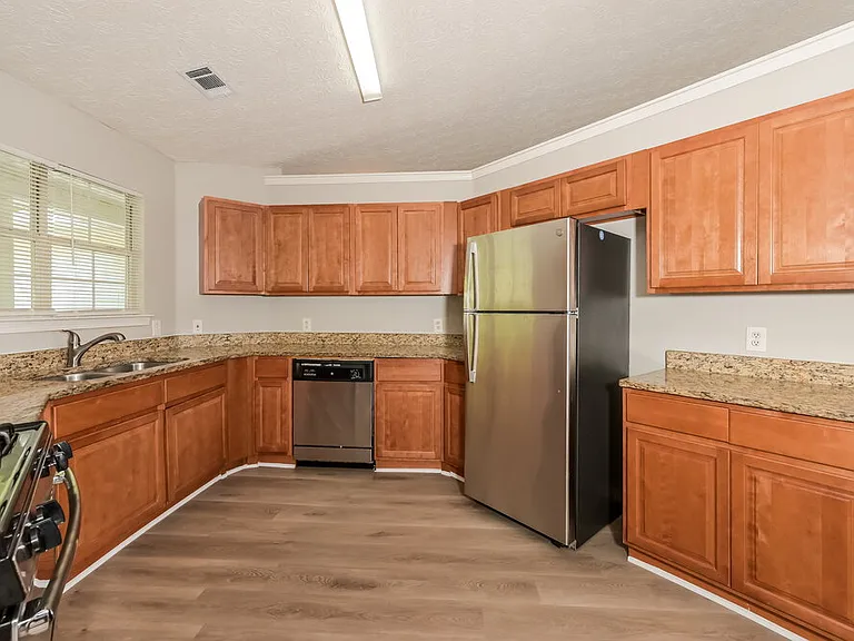 340 Christian Woods Dr SE — Photo 7