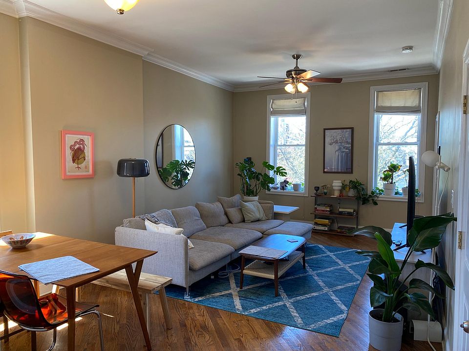 1st image of 1617 N Wood St #3