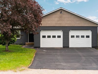 883 Valley View Dr, Traverse City, MI, 49685