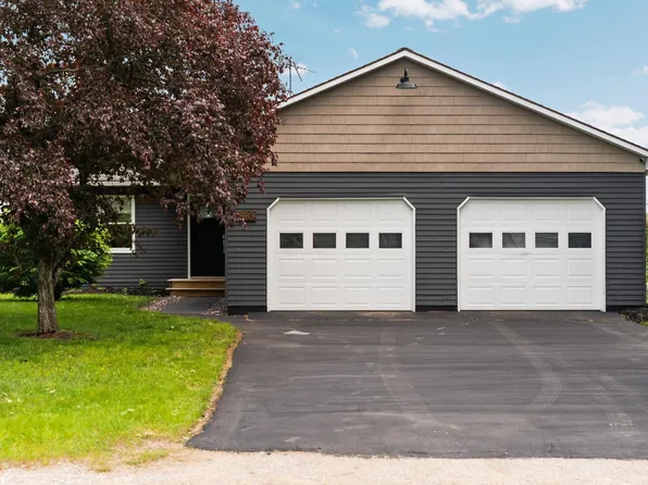 883 Valley View Dr, Traverse City, MI 49685