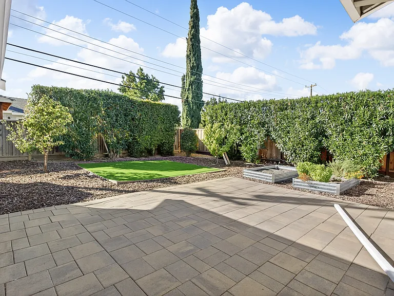 899 Ebbets Dr — Photo 25