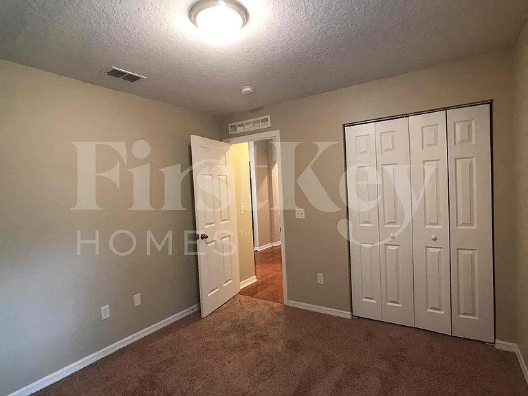 1736 W Pine St — Photo 13