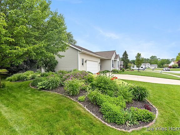 4th image of 3030 Clearview Dr