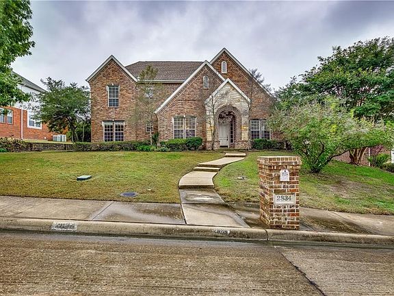 2nd image of 2834 Lago Vista Ln