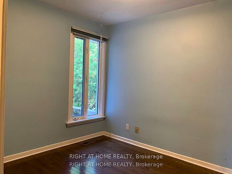 Toronto House for rent - 4 Bedrooms — photo 9