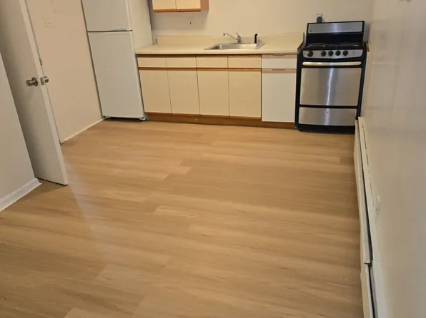 (undisclosed Address), Roosevelt, NY 11575