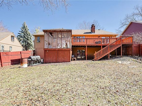 3rd image of 614 Tanglewood Dr