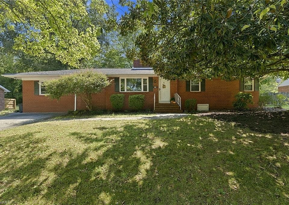 1st image of 505 Paris St